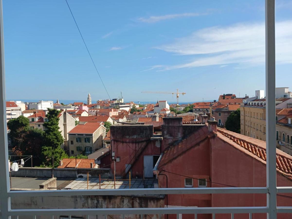 Room With Private Toilet And Terrace In City Center In Shared Apartment Split Exterior photo